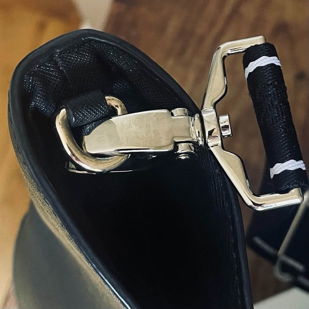 HENRI BENDEL West 57th Hobo Crescent File Messenger Black Leather Crossbody Bag - Picture 10 of 16